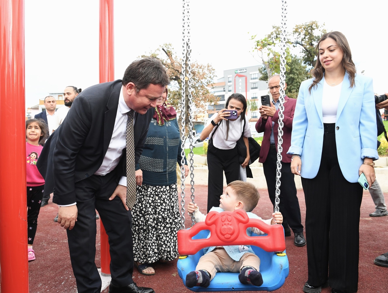 Osmangazi'ye Yeni bir yeşil alan: İsmet Paşa parkı açıldı