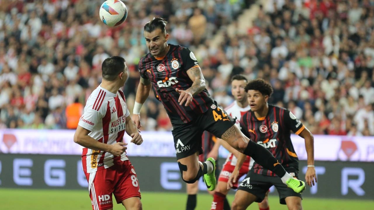 Galatasaray, Antalyaspor’u 3-0 geçti