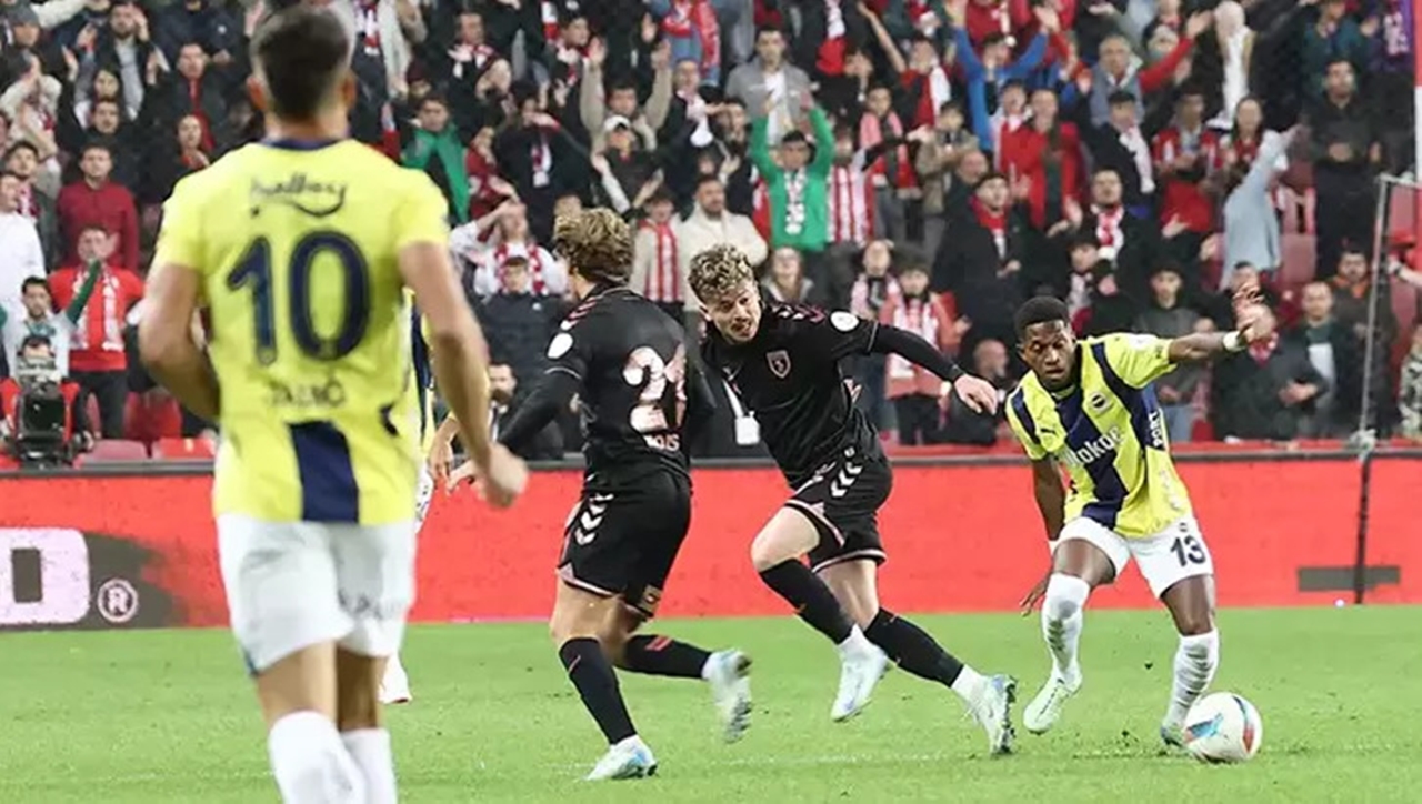 Zirve yarışı kızıştı: Fenerbahçe ve Samsunspor 2-2 ile Ayrıldı