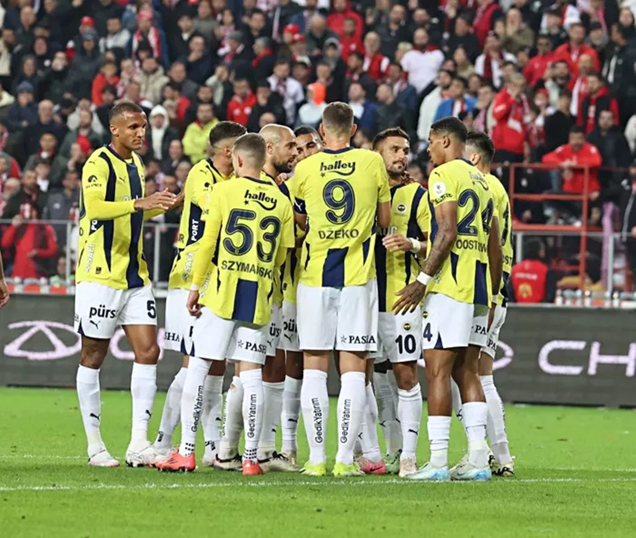 Zirve yarışı kızıştı: Fenerbahçe ve Samsunspor 2-2 ile Ayrıldı