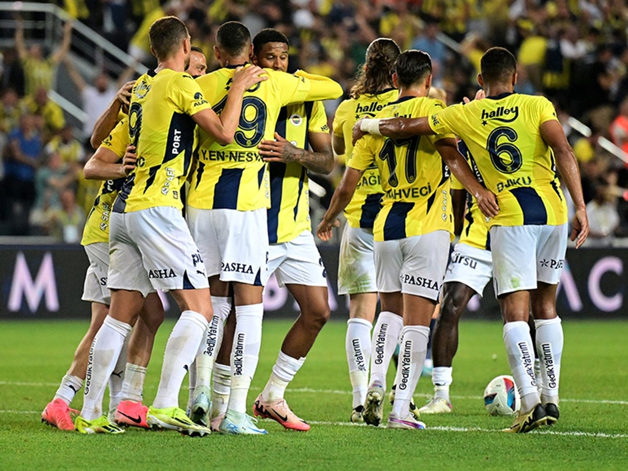 Zirve yarışı kızıştı: Fenerbahçe ve Samsunspor 2-2 ile Ayrıldı