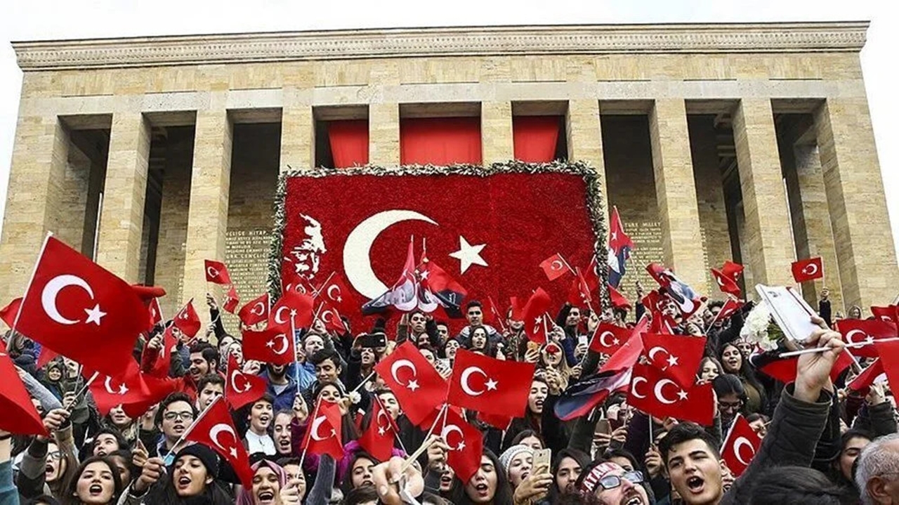 28 Ekim yarım gün tatil mi? Cumhuriyet Bayramı detayları