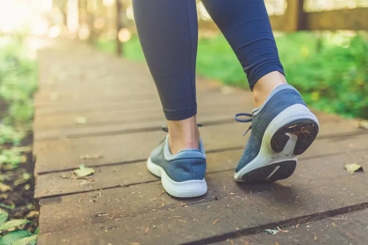 Yemekten sonra bitkin hissetmenizin 7 Şaşırtıcı nedeni ve Çözüm yolları