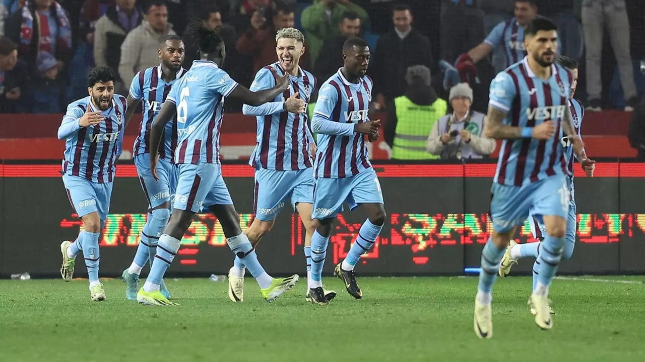 Zirve Mücadelesi: Fenerbahçe ve Trabzonspor kapışıyor