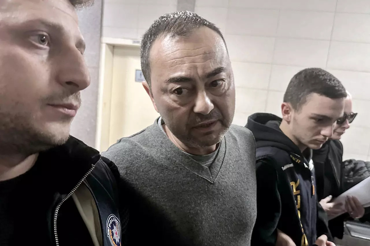 Yasadışı bahis çetesi çökertildi: Ünlü isimler gözaltında