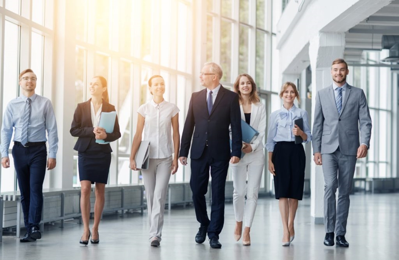 Beyaz yaka krizi: Mavi yaka maaşları uçuşa geçiyor