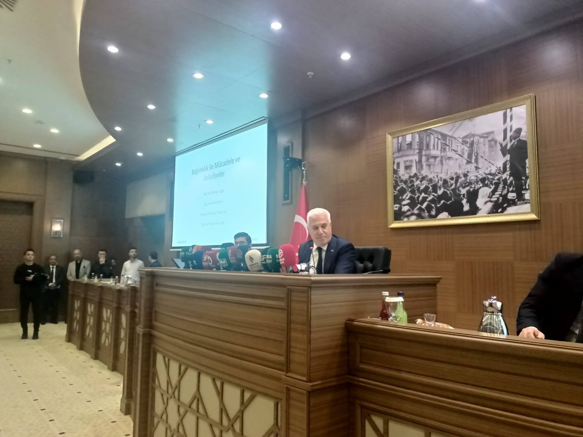 Kasım ayı meclis toplantısı, Bursa Büyükşehir Belediyesi Binası'nda yapıldı