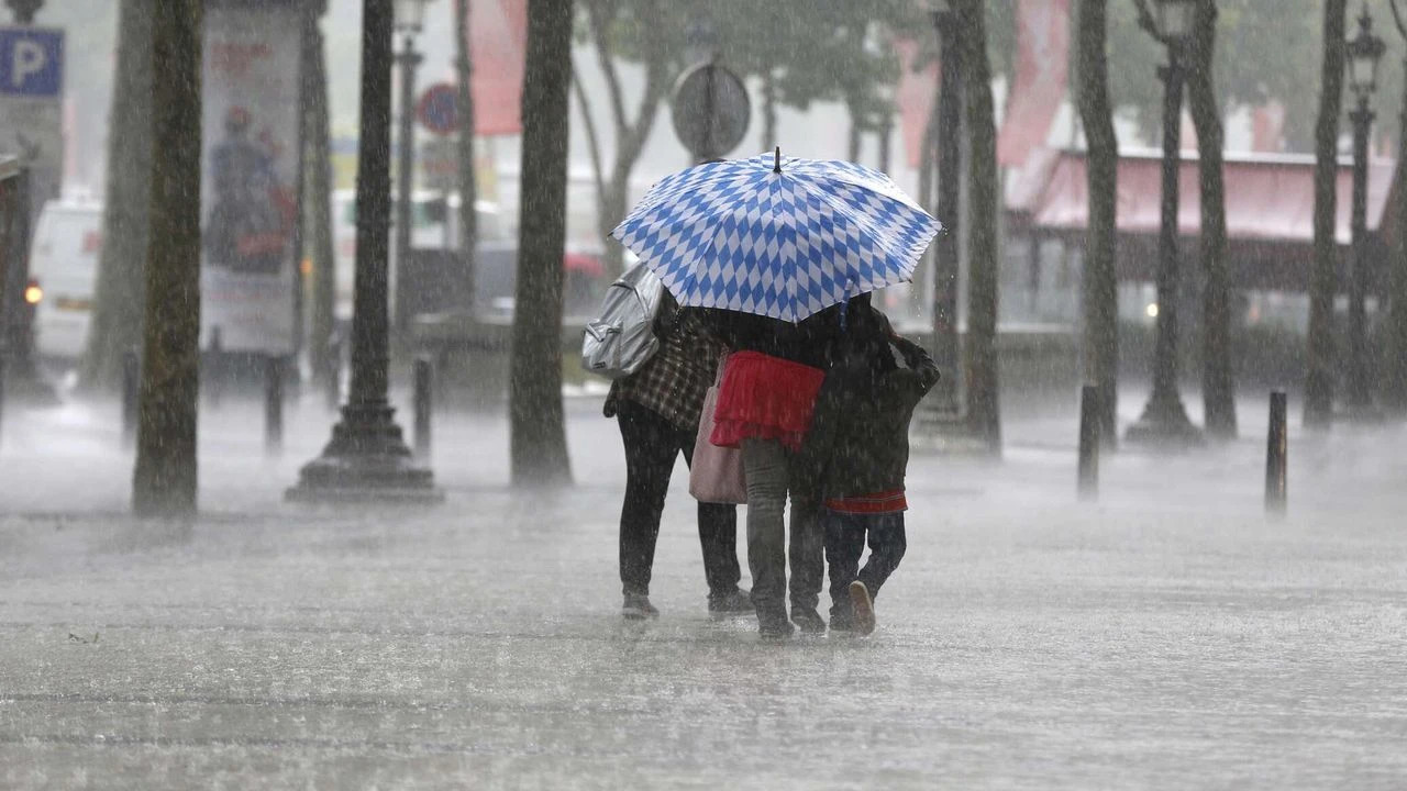 Türkiye'nin Batısında kuvvetli yağış ve fırtına uyarısı