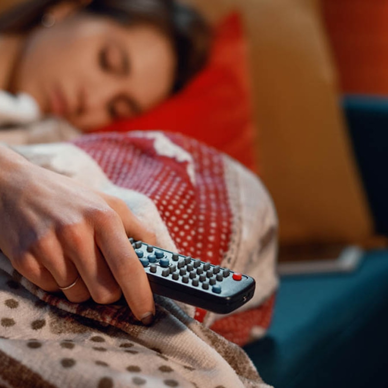 Kanepeye uzanarak uyumanın zararları: Sağlıklı uyku için dikkat edilmesi gerekenler