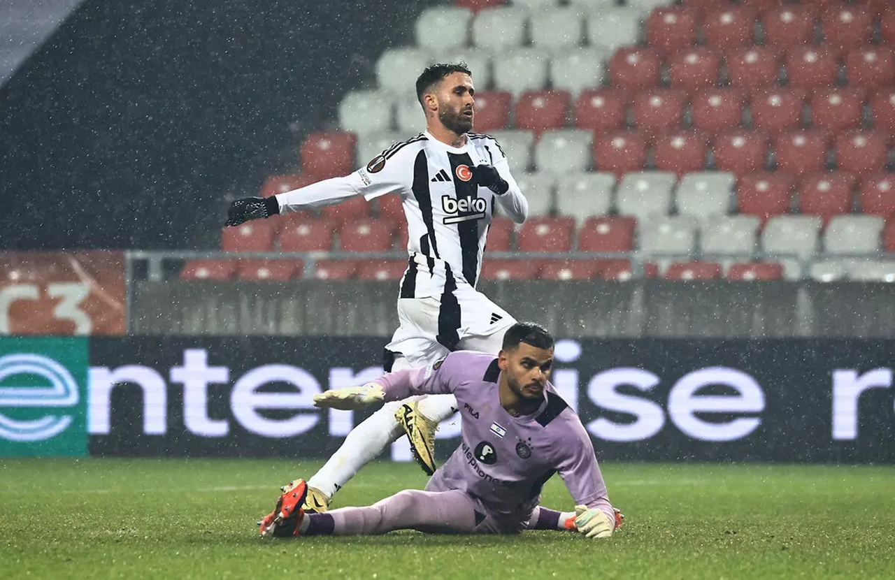 Nihat Kahveci'den Beşiktaş'a sert eleştiriler: Bu takımı kim bu hale getirdi?