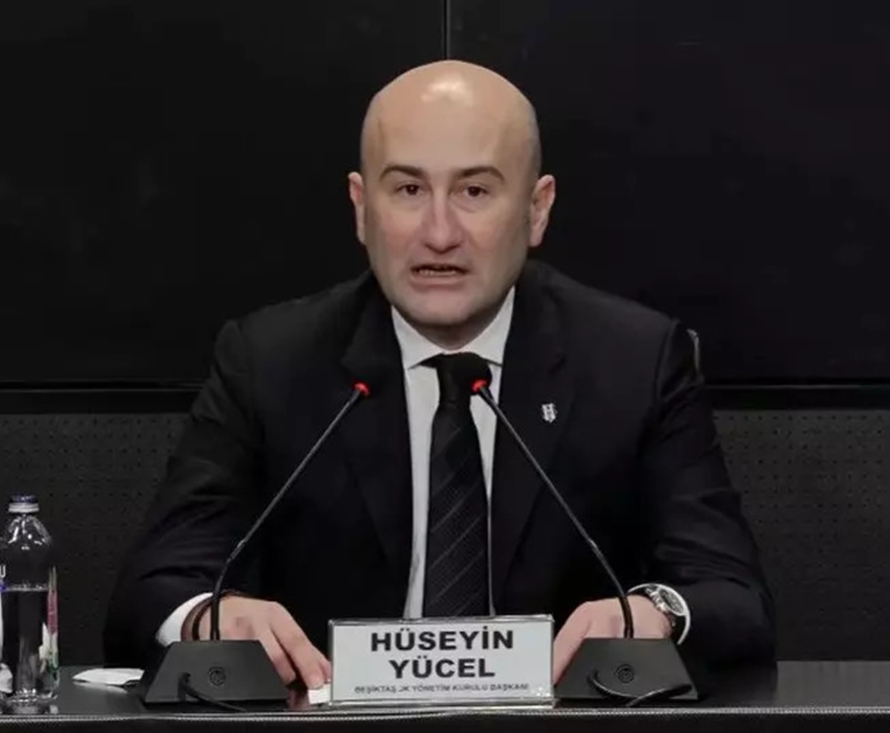 Hüseyin Yücel: Beşiktaş’a canım feda, kaçmıyorum