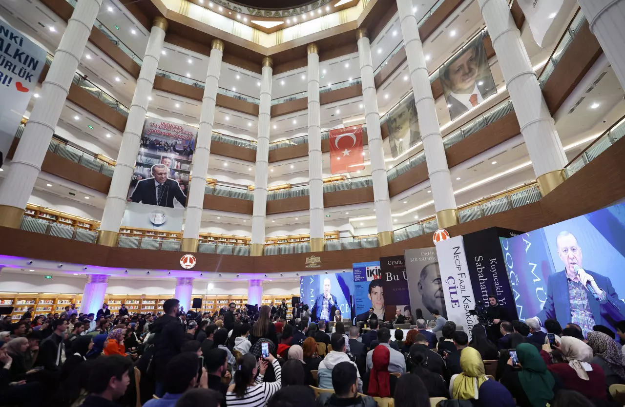 Erdoğan'dan Gençlere vizyon: Geleceği sizler inşa edeceksiniz