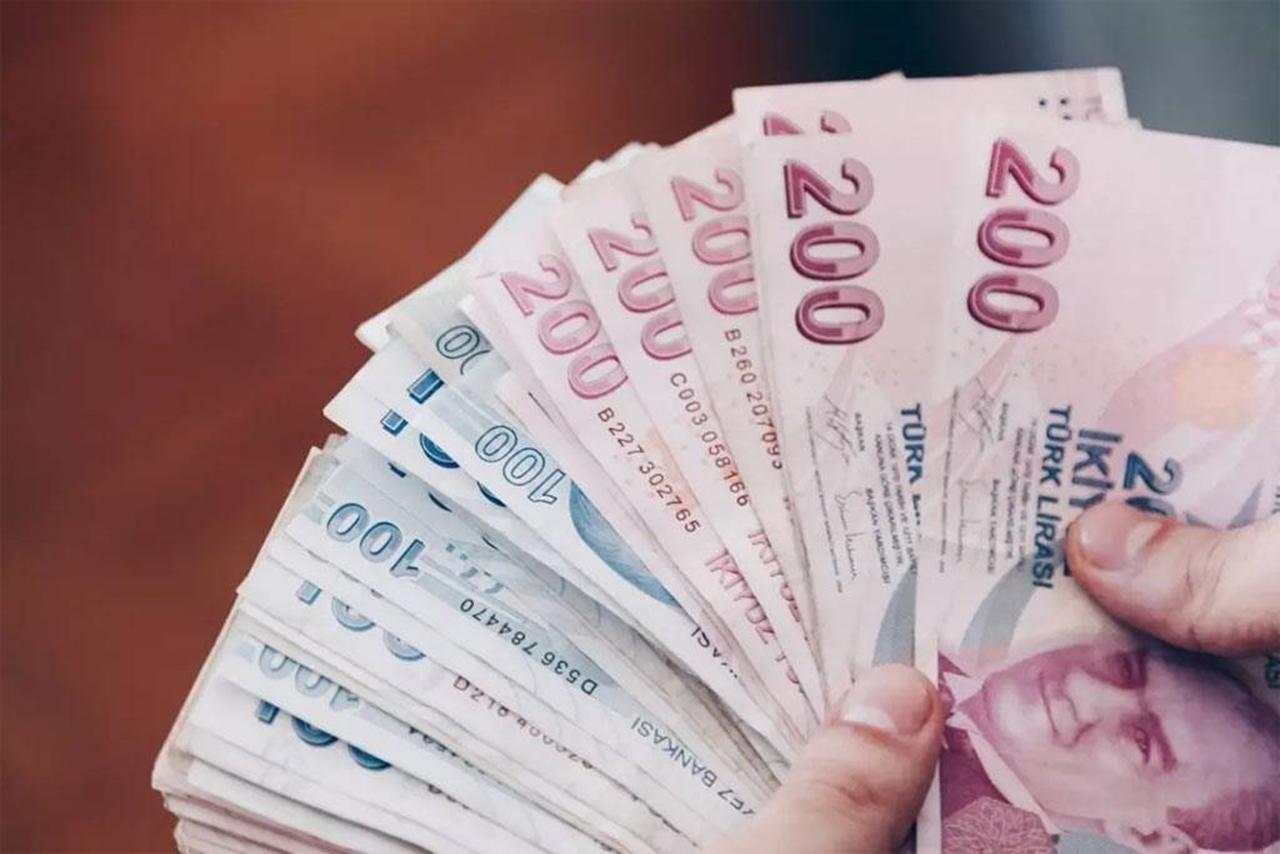 Erdoğan’dan Öğrencilere büyük müjde: 2025 KYK bursu 3 bin lira oluyor