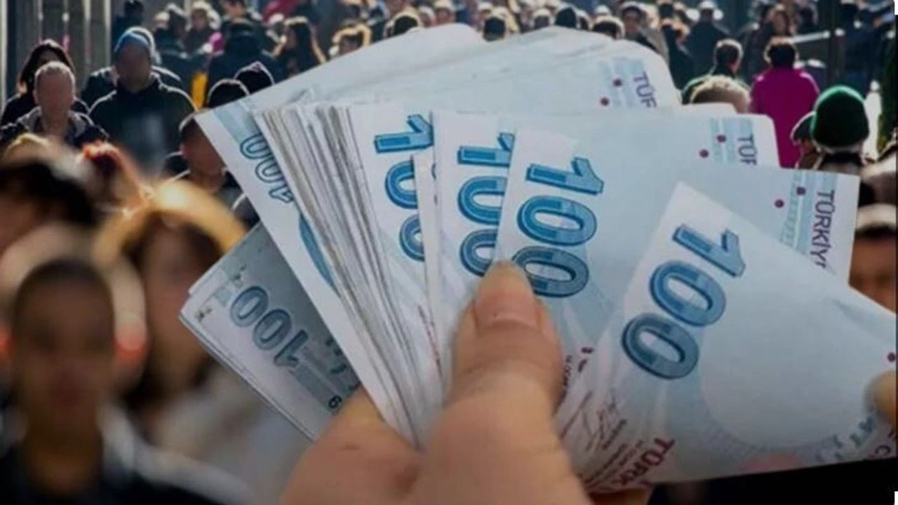 Asgari ücrette yüzde 74 artış talepleri ekonomiyi sarsıyor