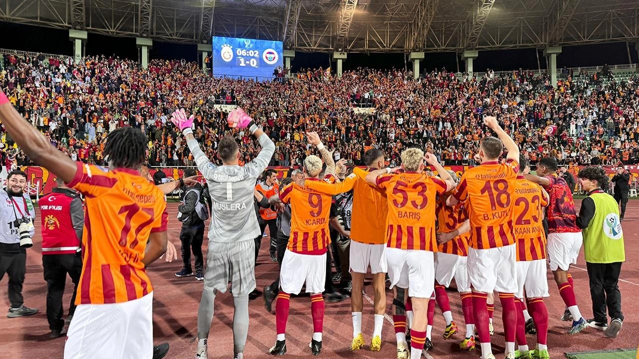 Galatasaray 2024'ü fırtına gibi geçirdi: Tek yenilgiyle zirvede