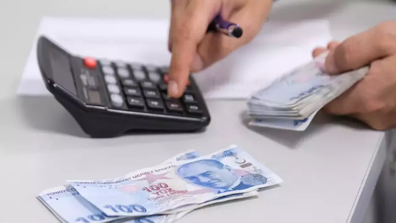 2025'te Emekli ve Memur maaşlarına dev zam