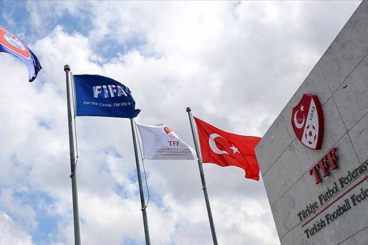 Türk futbolunda hakemlik sistemi devrim niteliğinde yenileniyor