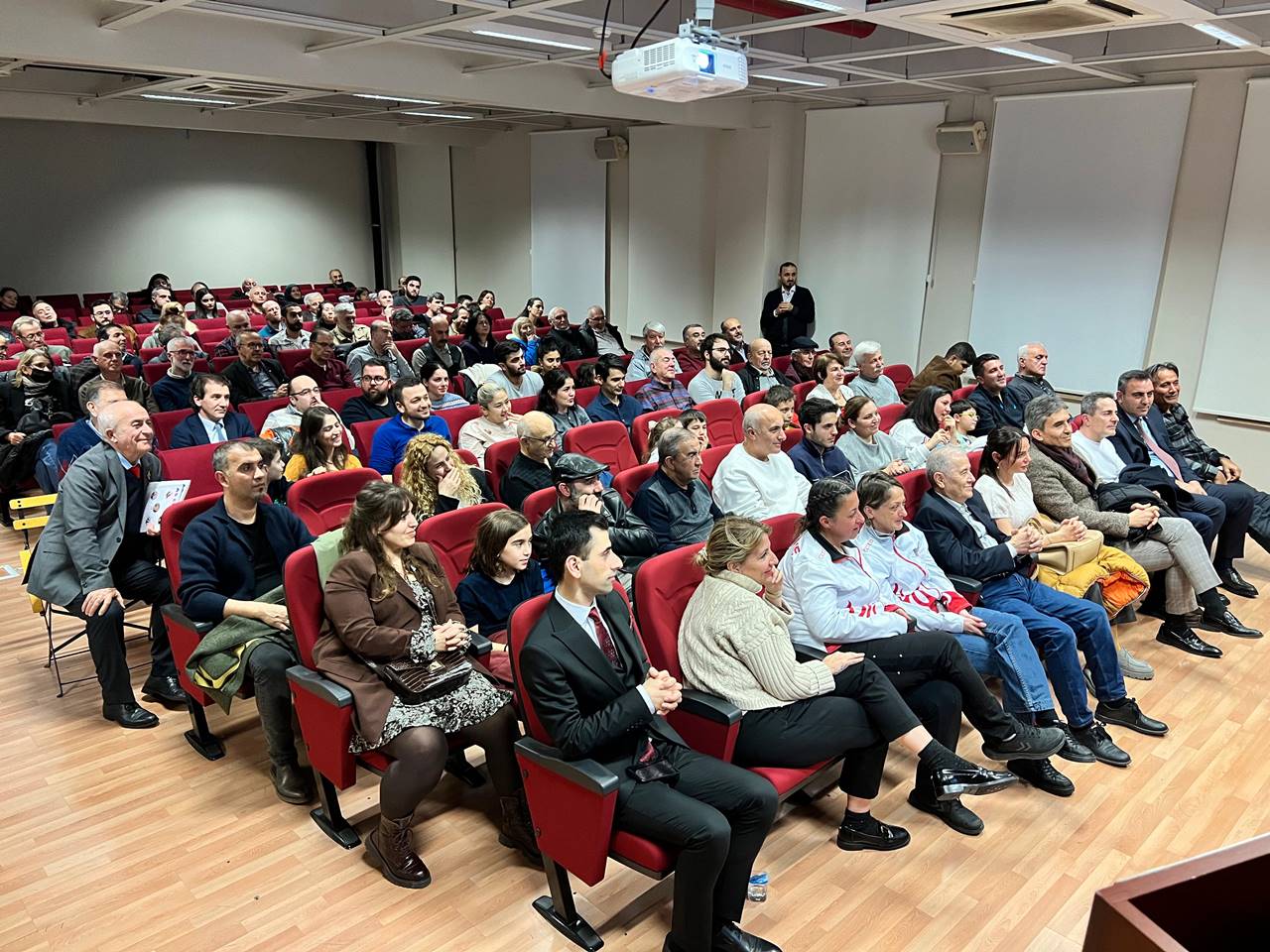 Bursa’da Akıl sporları zirvesi: Şampiyonlar gençlerle buluştu