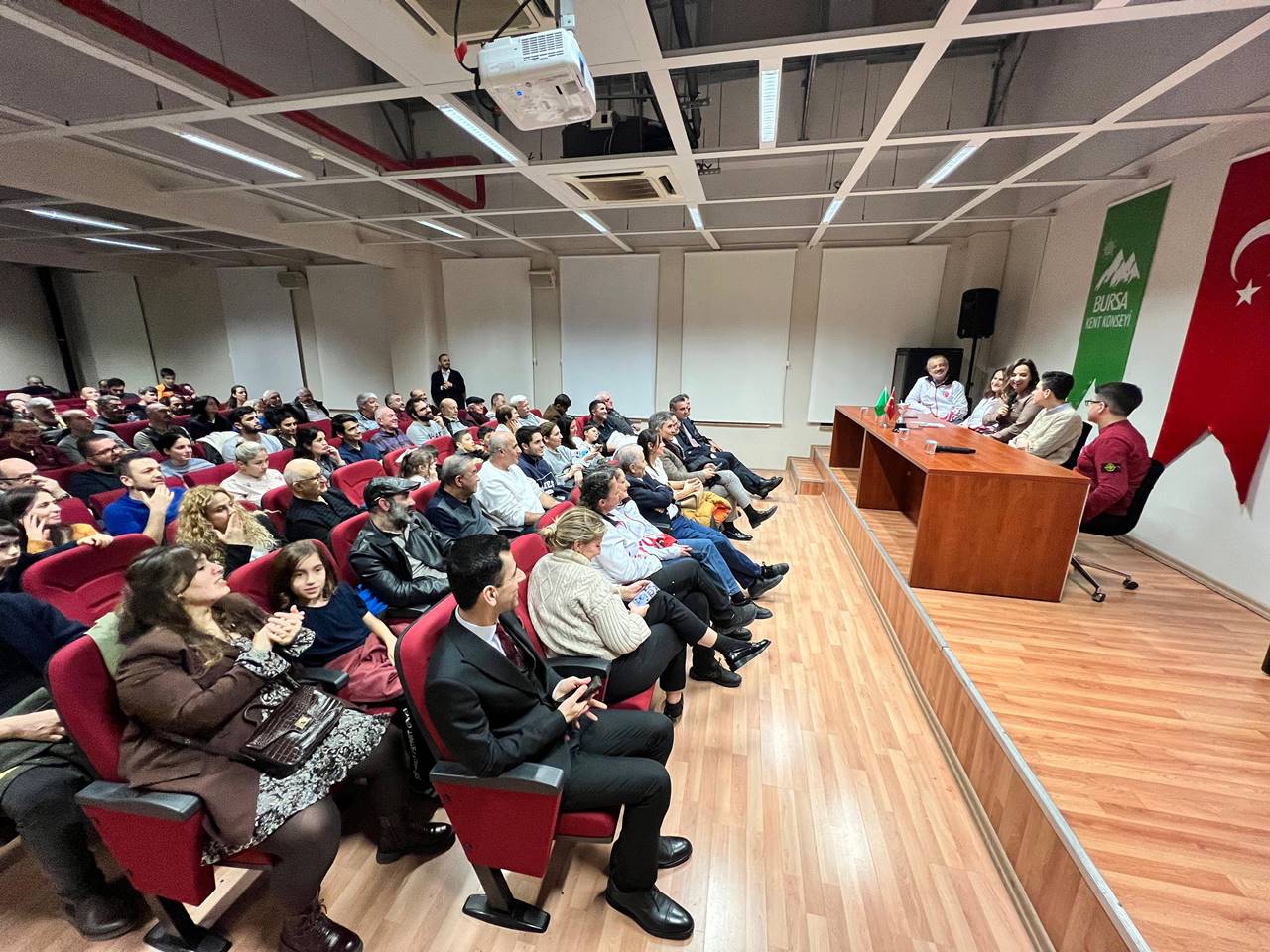 Bursa’da Akıl sporları zirvesi: Şampiyonlar gençlerle buluştu