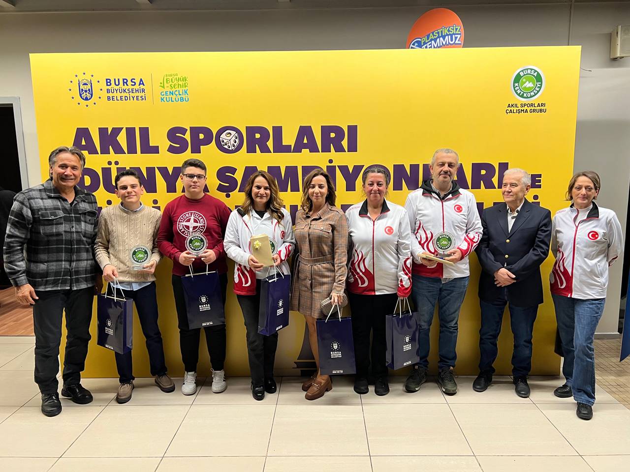 Bursa’da Akıl sporları zirvesi: Şampiyonlar gençlerle buluştu