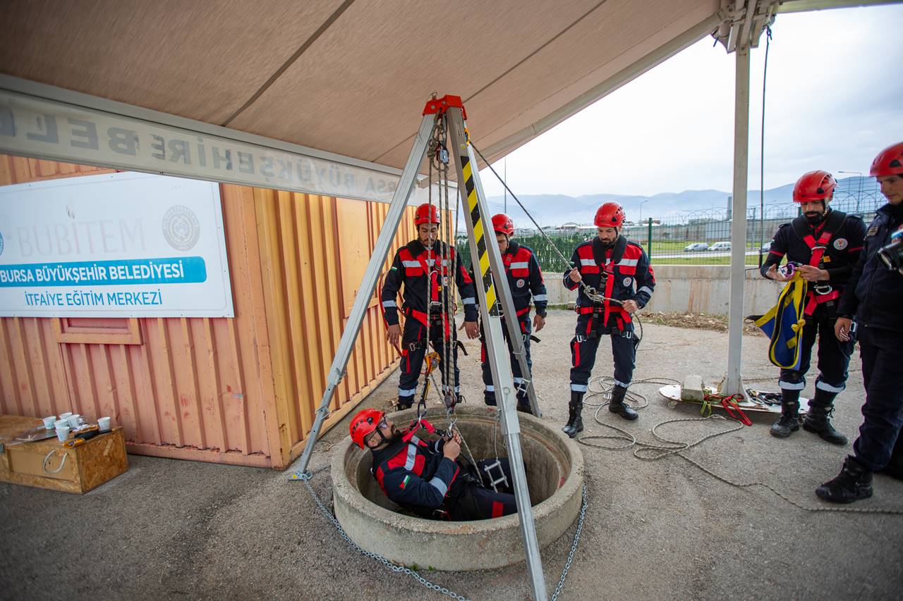 Bursa’dan El Halil’e yangınla mücadelede güç birliği