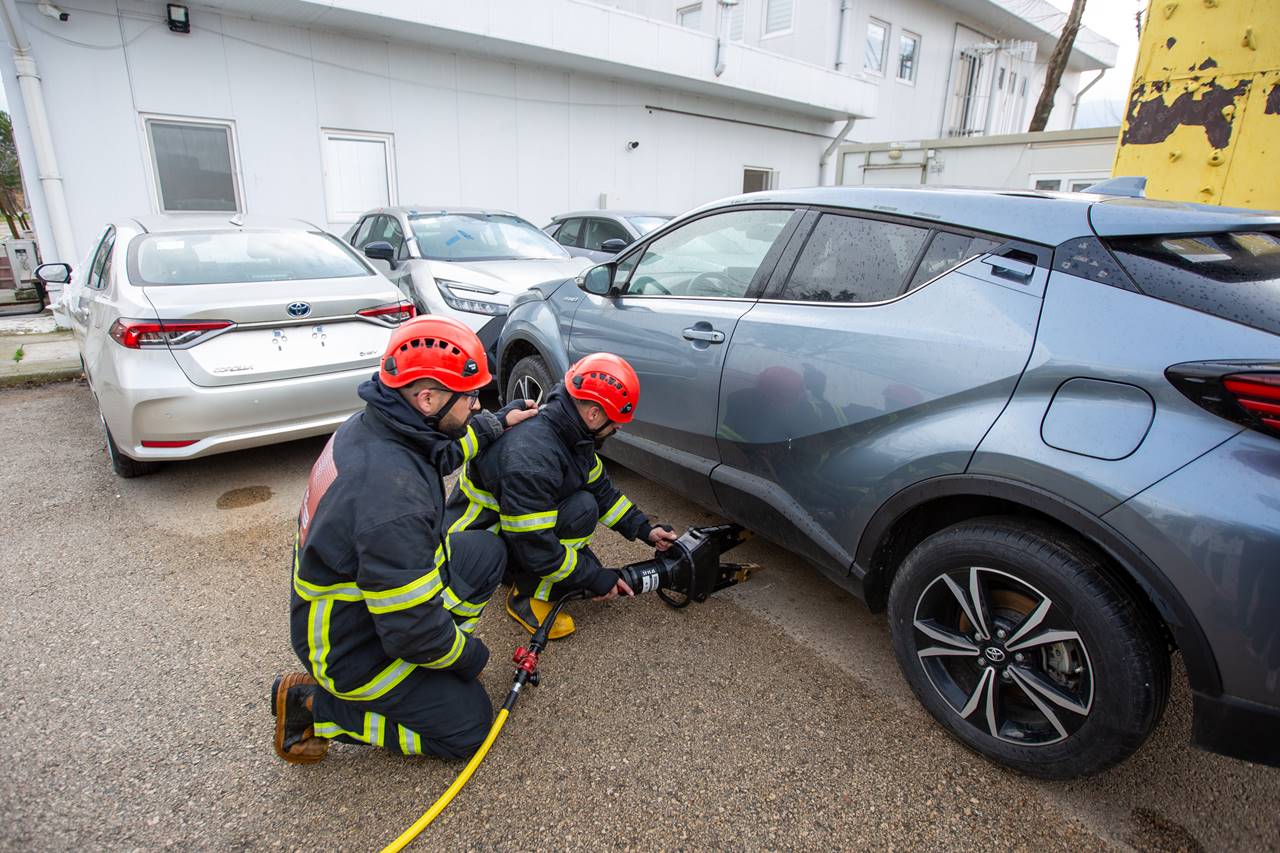 Bursa’dan El Halil’e yangınla mücadelede güç birliği