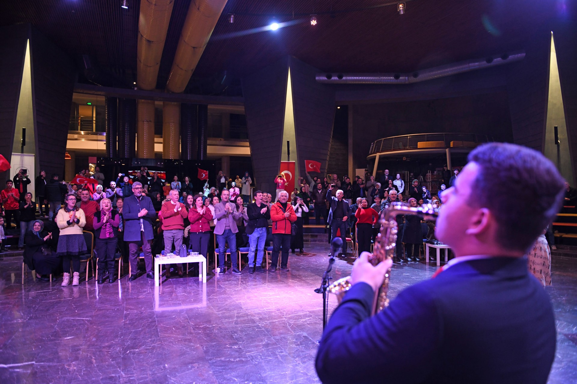 Gençlerin müzikal zaferi: Yeni yıla muhteşem konserle merhaba