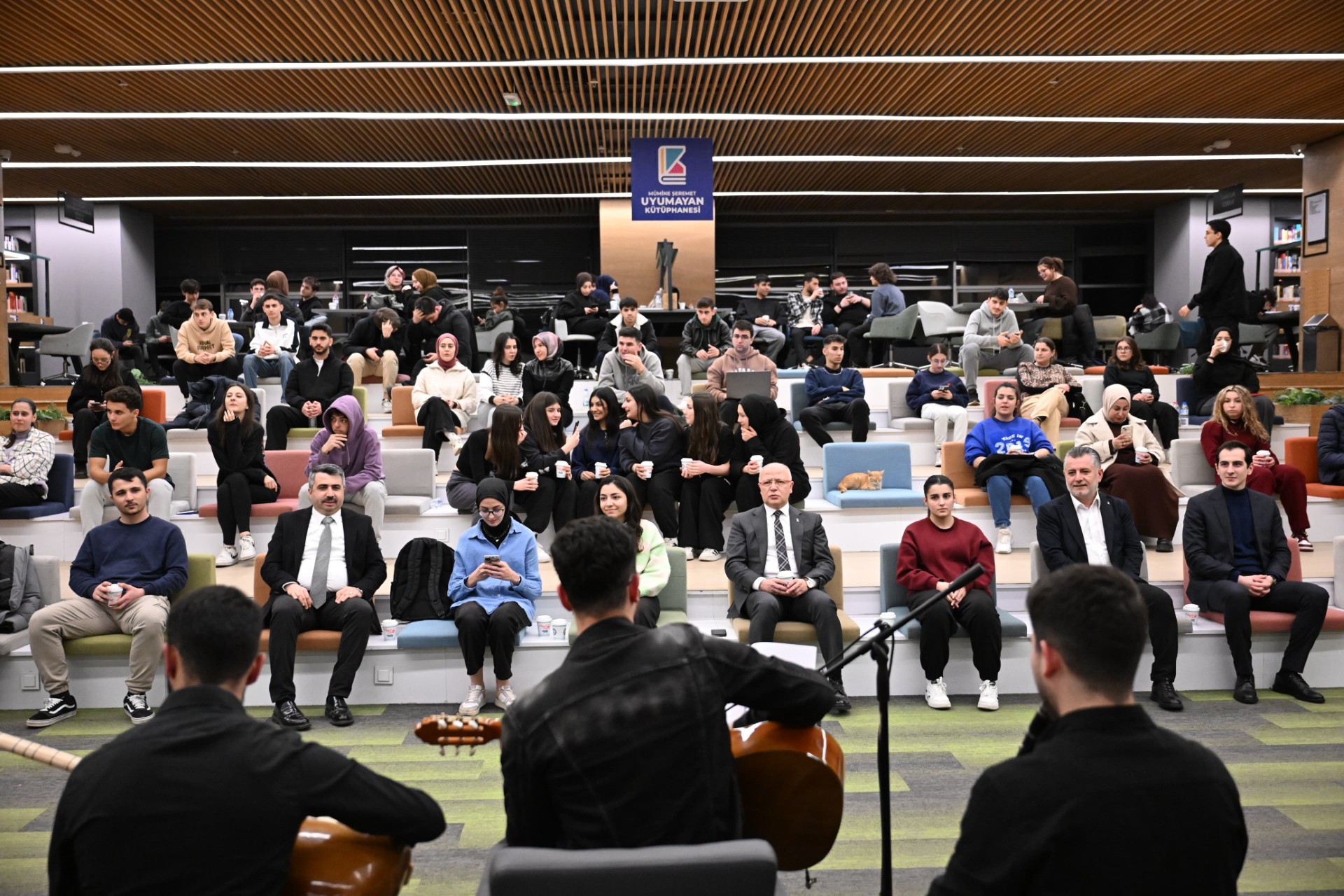 Yıldırım’da Eğitim devrimi: 7/24 Kütüphane ve gençlere destek