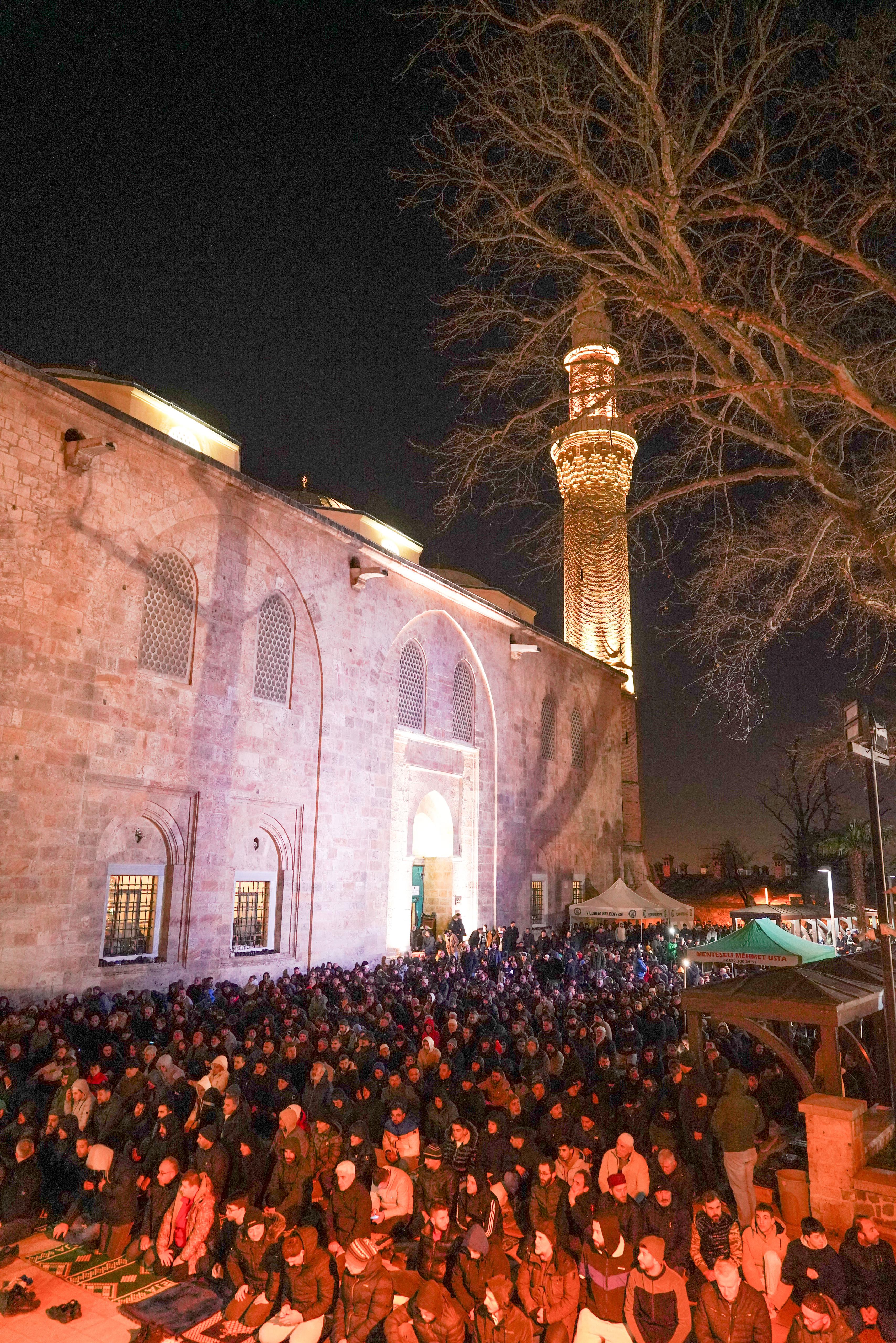 Bursa Ulucami’de 2025’in ilk sabahında tarihi buluşma