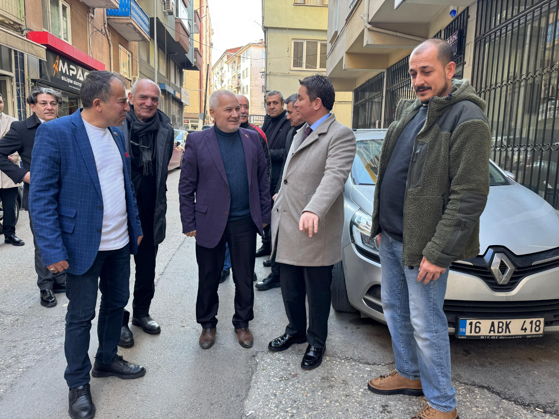 Başkan Aydın mahalle mahalle Osmangazi'yi yeniden şekillendiriyor