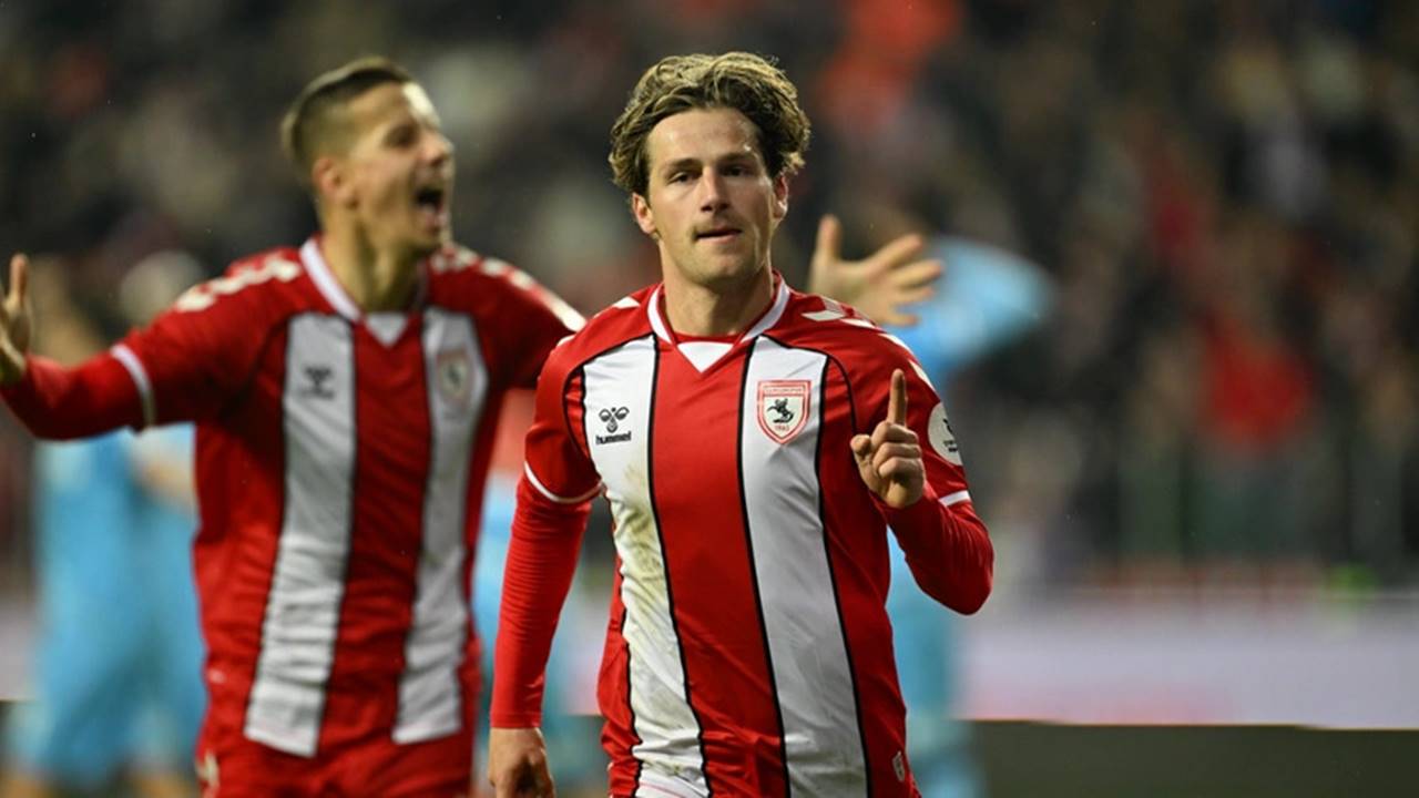 Samsunspor, Trabzonspor'u 2-1 yenerek 3 puanı kaptı