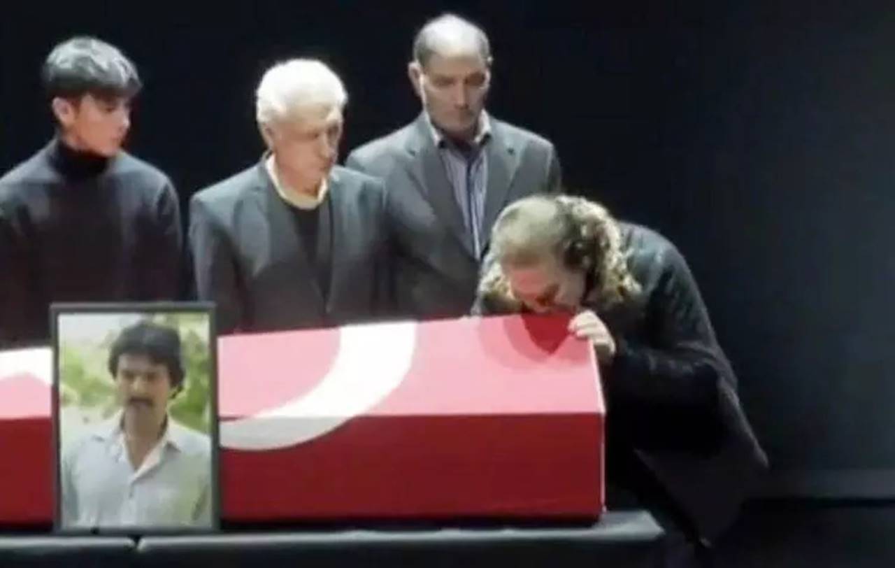 Arabeskin kralı Ferdi Tayfur son yolculuğuna uğurlandı