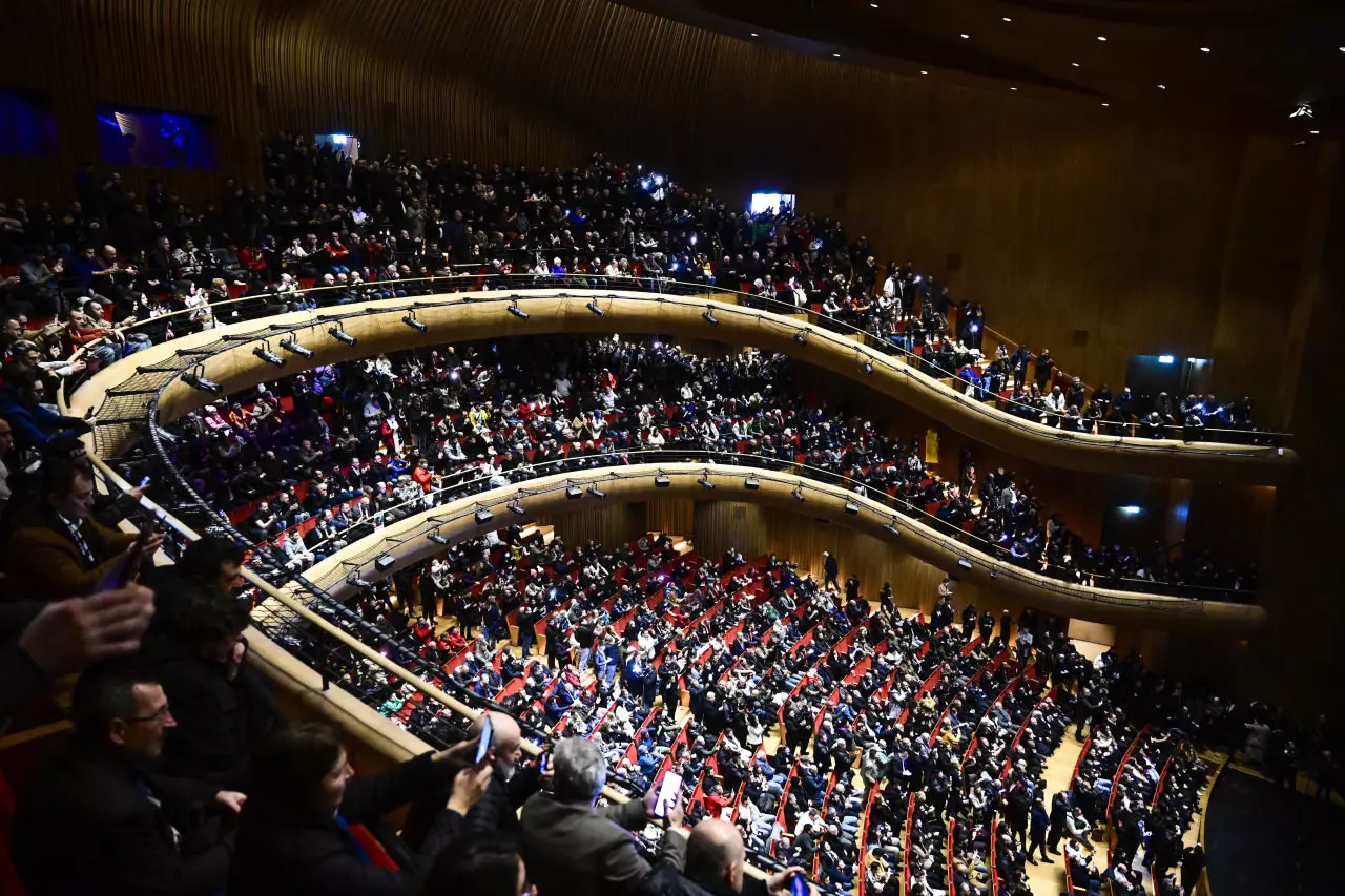 Arabeskin kralı Ferdi Tayfur son yolculuğuna uğurlandı