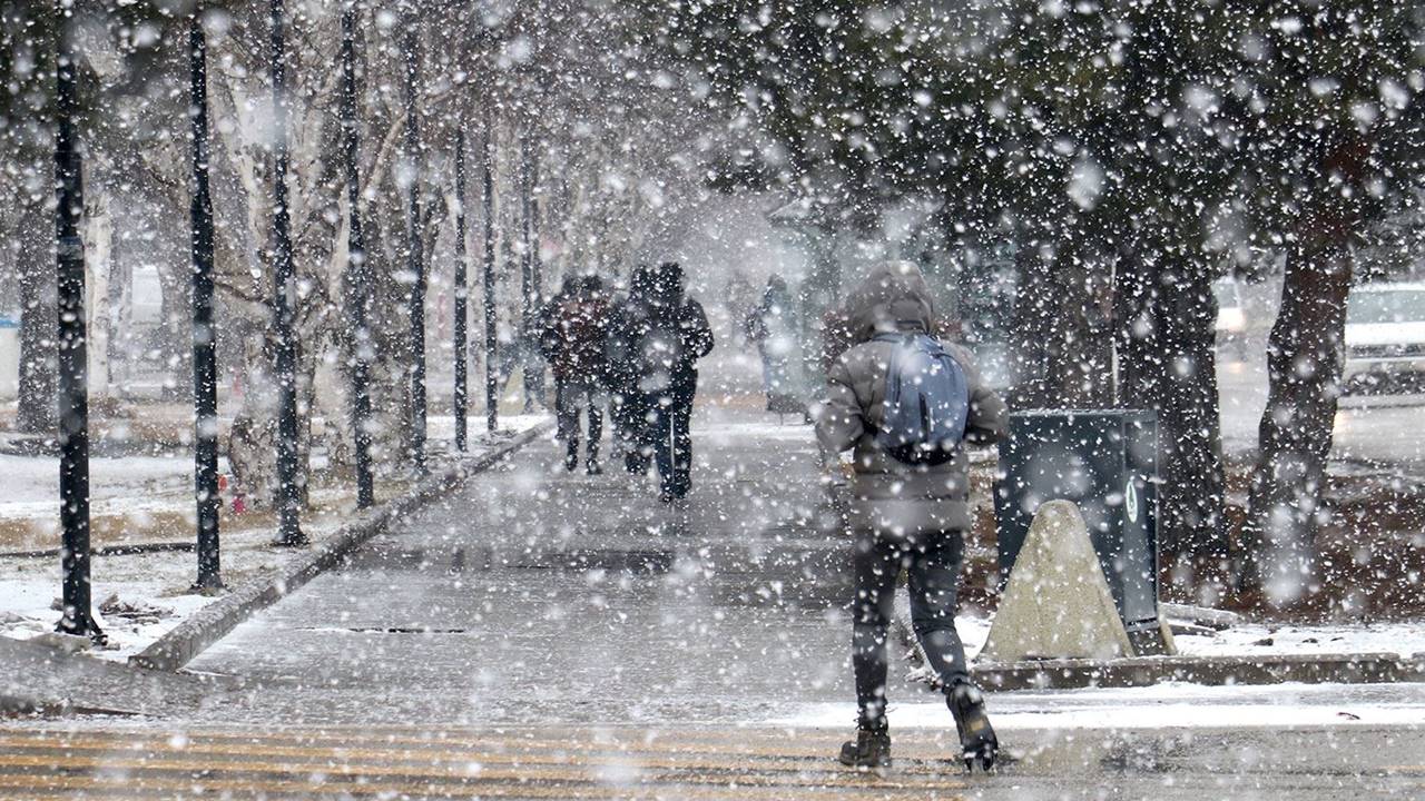 Soğuk hava Balkanlar'dan geldi, sıcaklıklar düştü