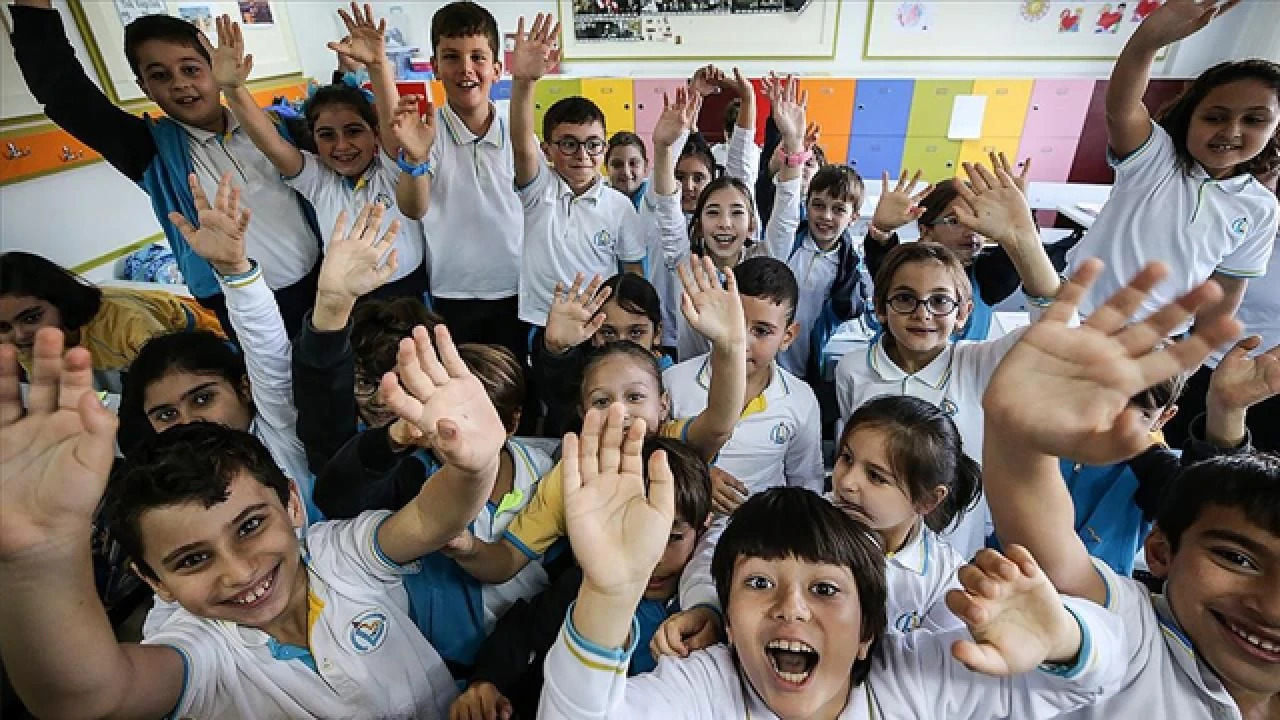 Eğitimde yeni dönem: Karneler yeri gelişim raporu