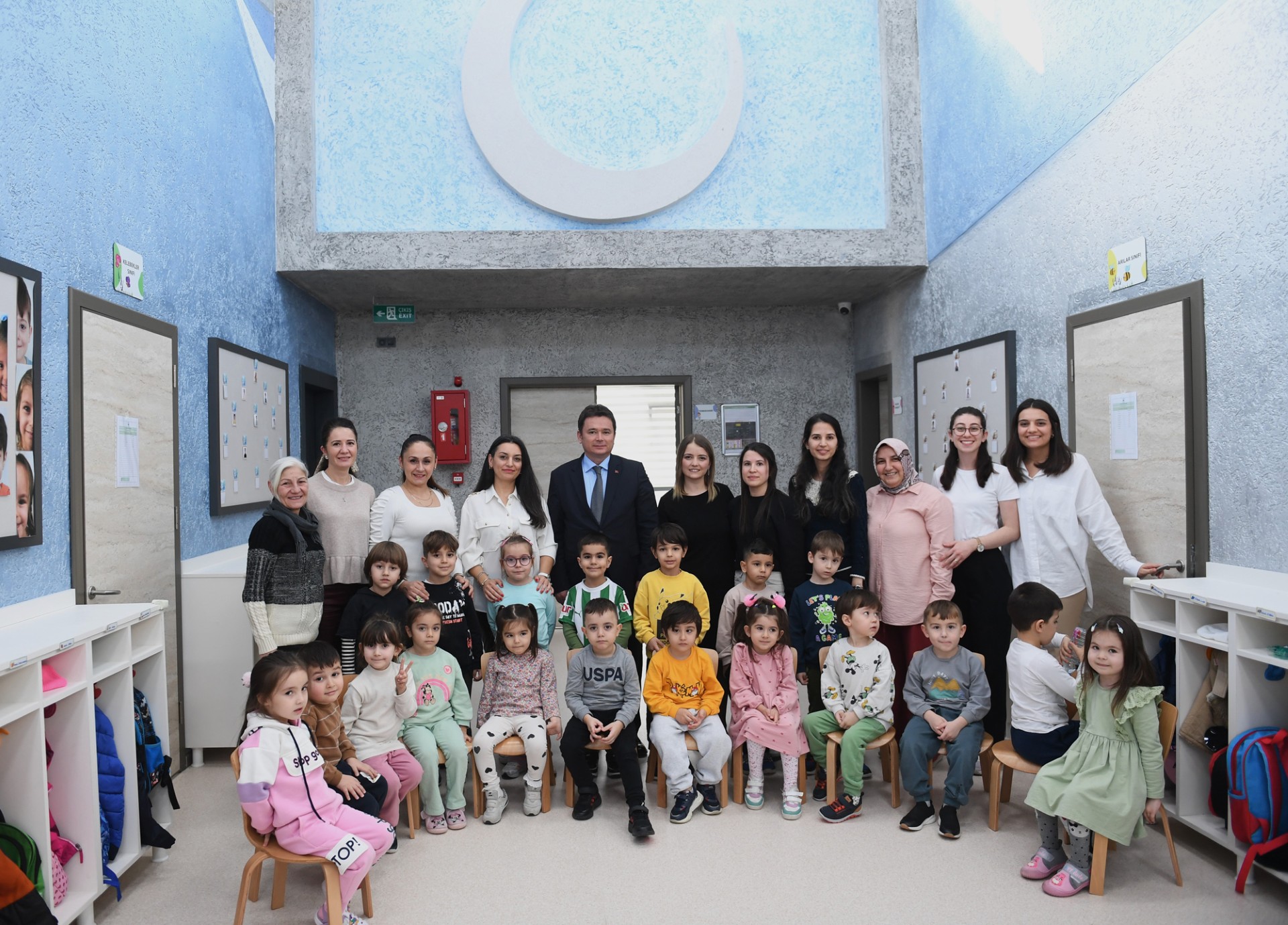 Başkan Aydın, Miniklerin karne heyecanını paylaştı