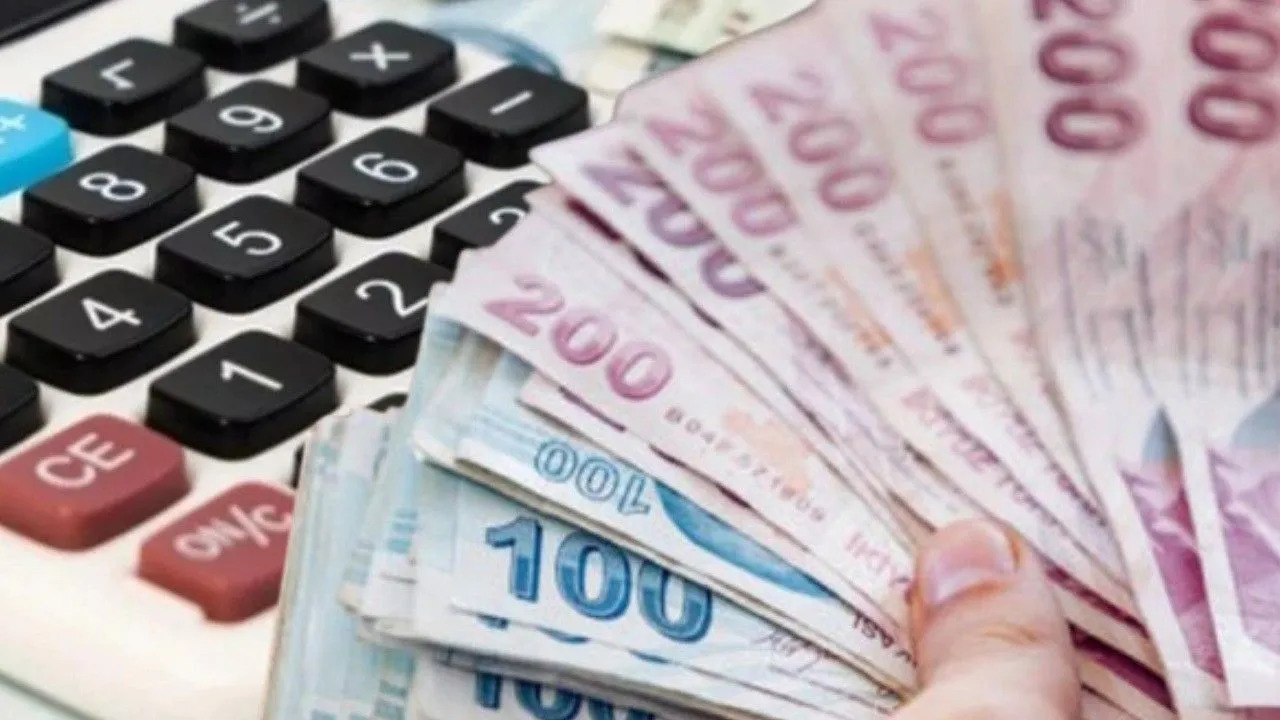 Emeklilere müjde: Zam farkları ve Ek ödemeler bugün hesaplarda