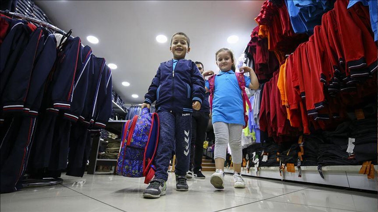 Velilere mali yük yok: Kıyafetler serbest piyasadan alınacak