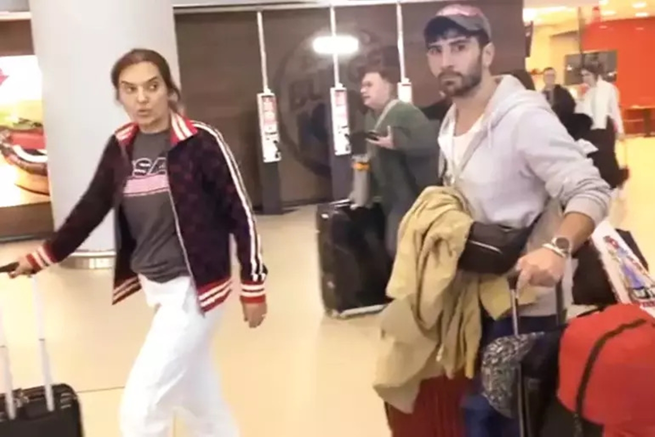 Ünlü şarkıcı Demet Akalın’dan Şaşırtan açıklama