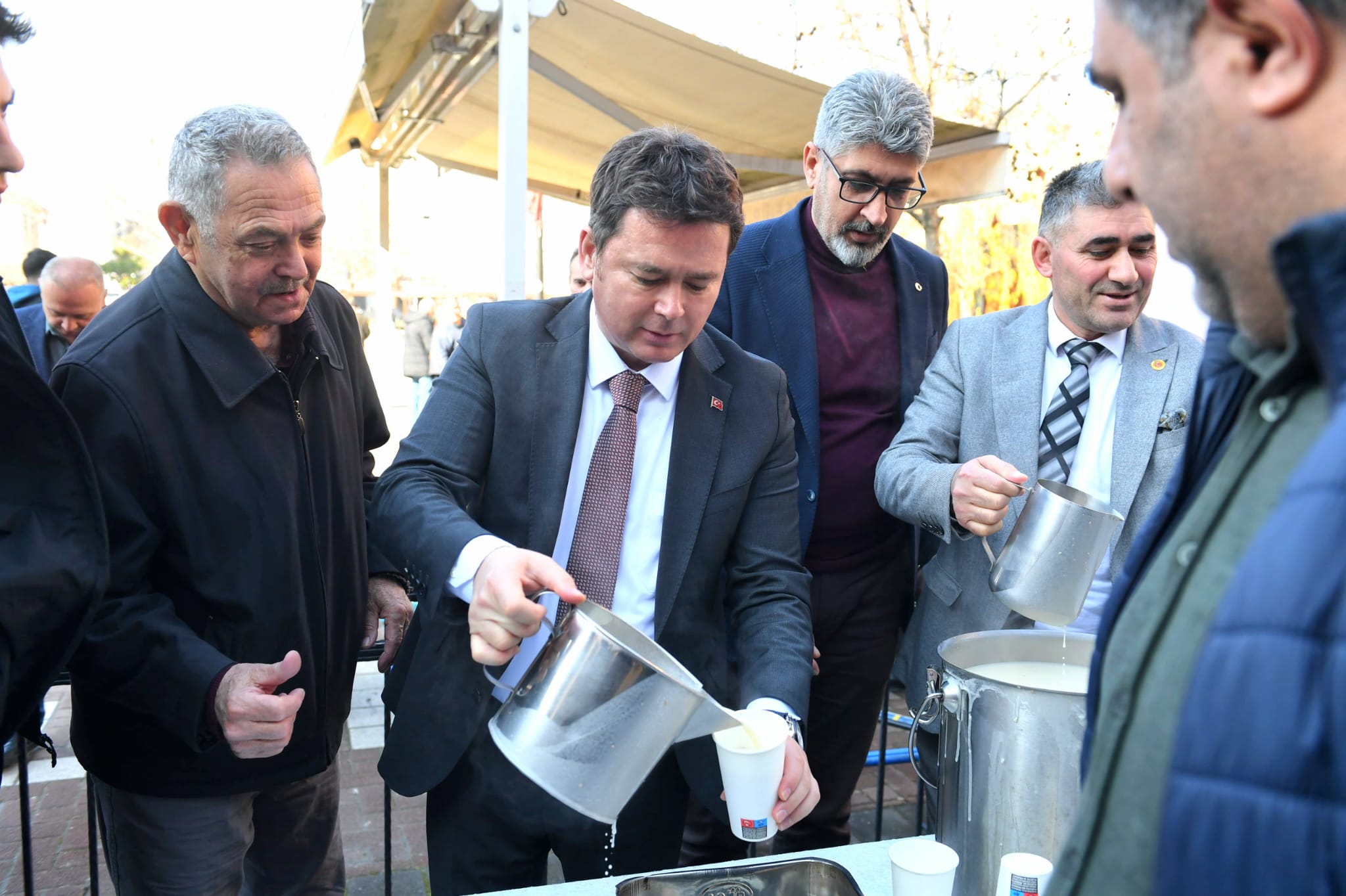 Başkan Aydın, Bağlarbaşı’nda Çorbadan hizmete her şeyle halkın yanında