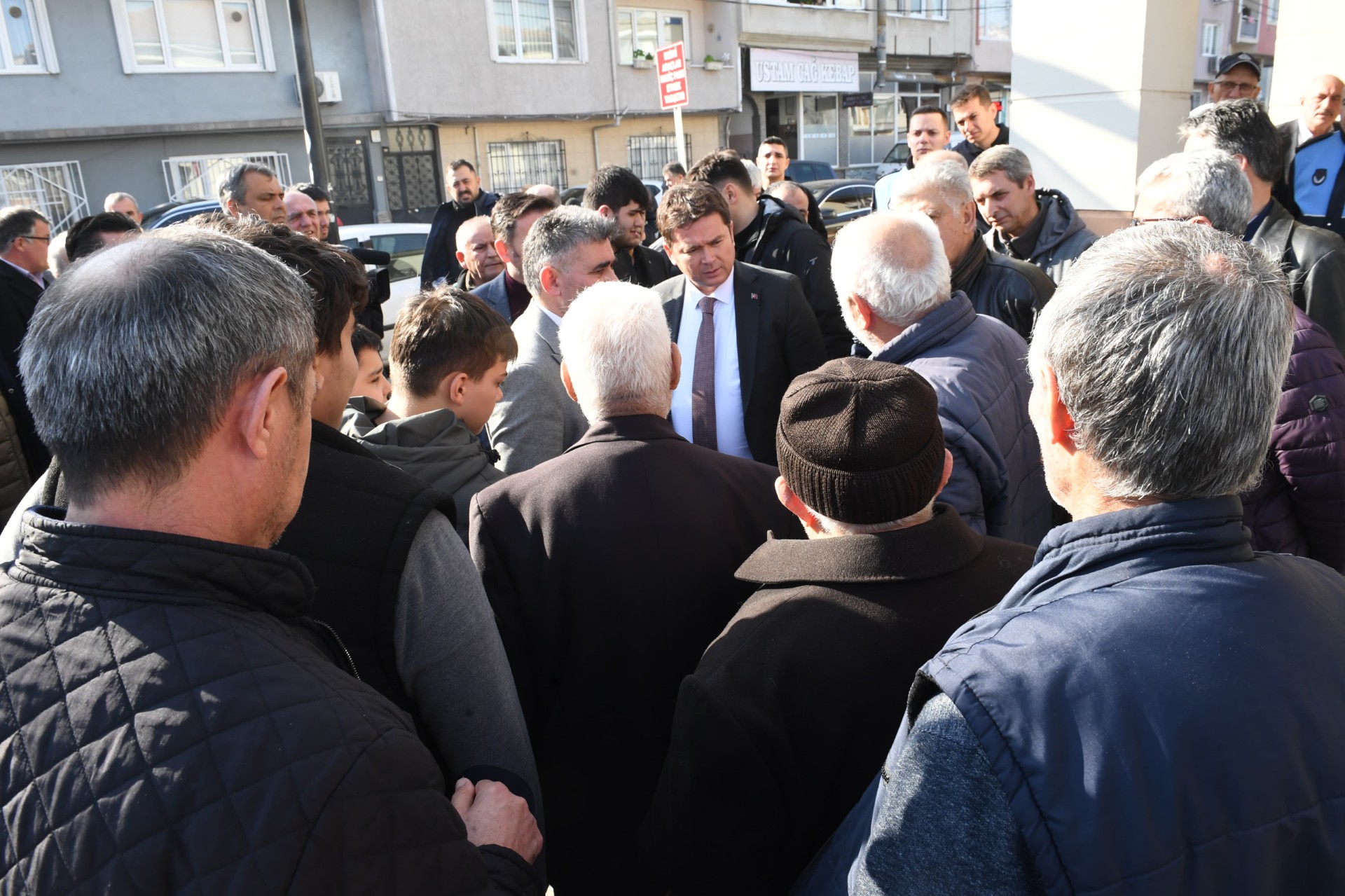 Başkan Aydın, Bağlarbaşı’nda Çorbadan hizmete her şeyle halkın yanında