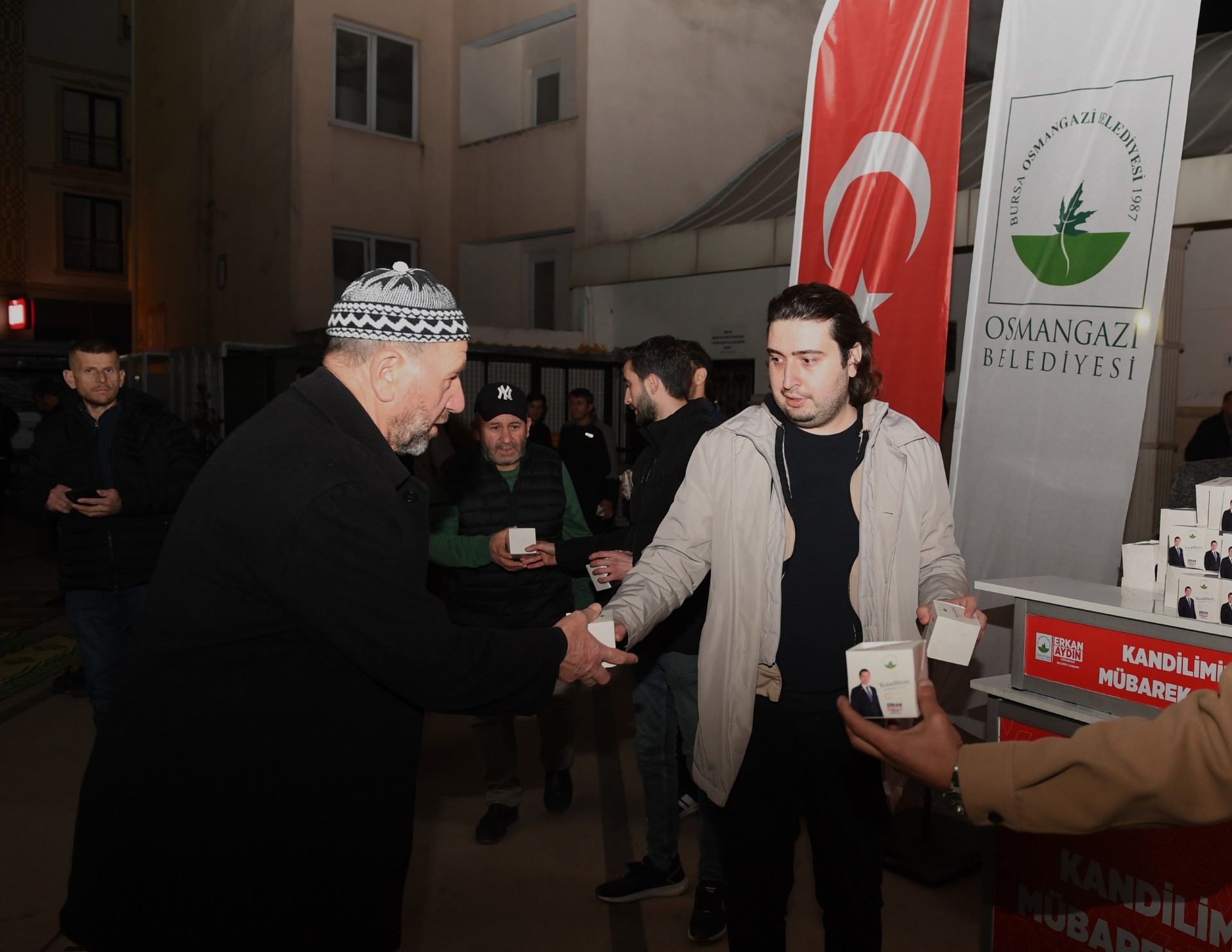 Osmangazi'den Miraç Kandil'ine özel simit dağıtımı