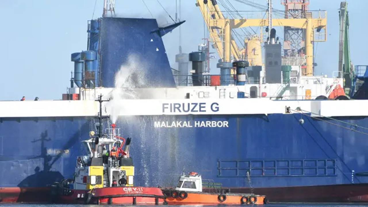 Firuze G.'de Korkutan yangın: Samsun Limanı'nda seferberlik