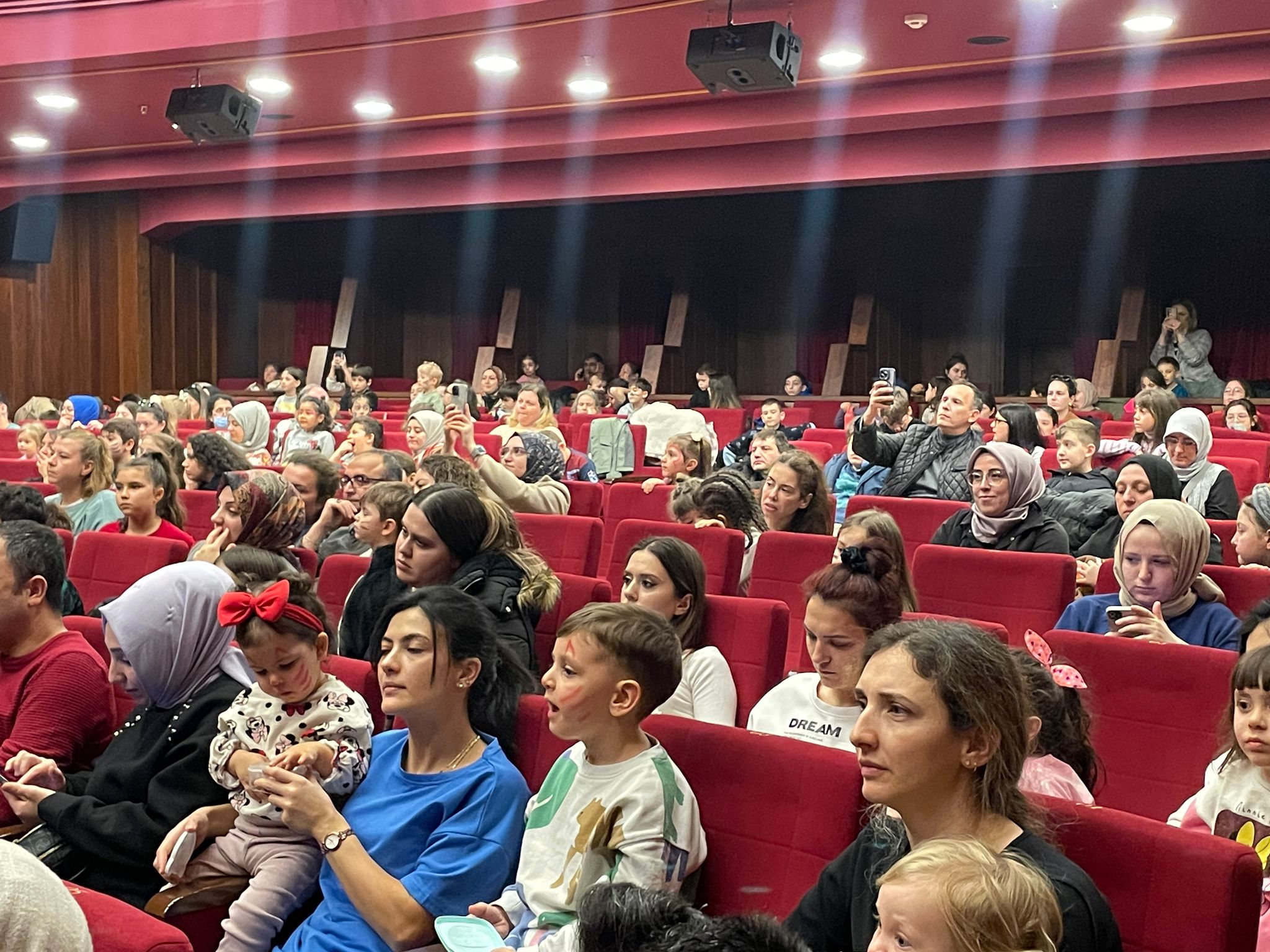 Bursa'da Yarıyıl şenliği coşkusu: Çocuklar için eğlence dolu tatil