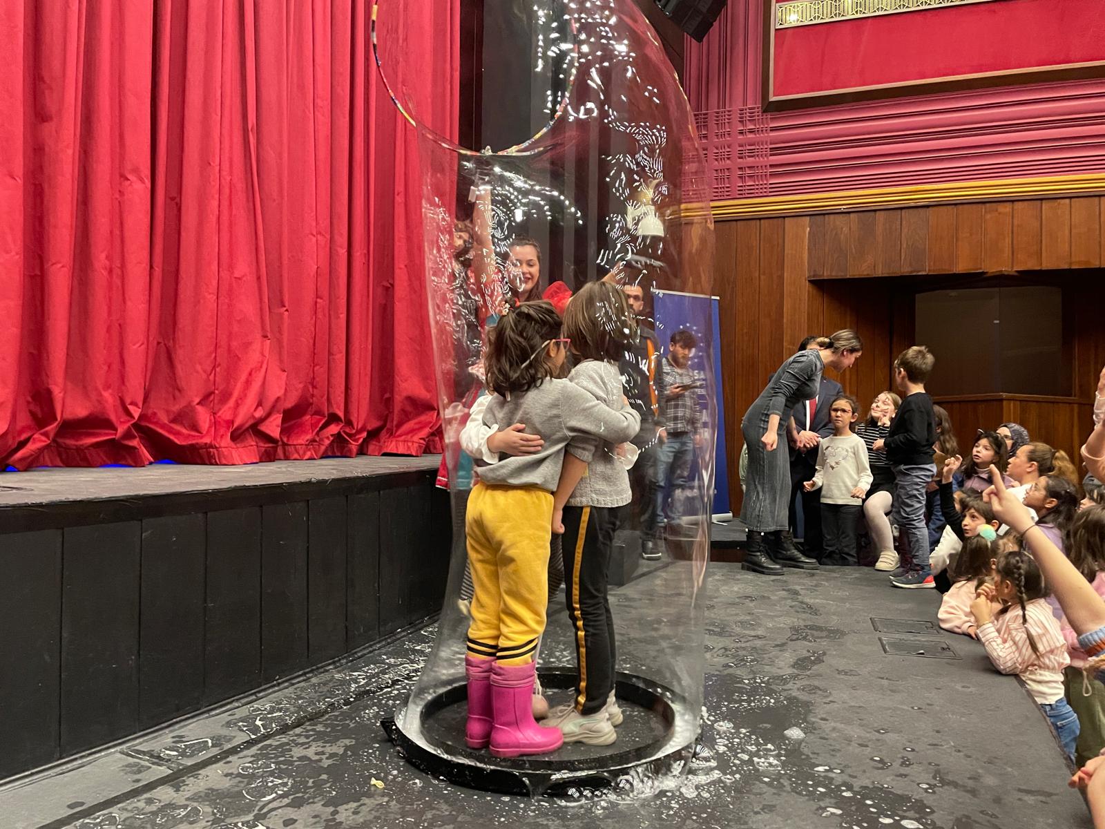 Bursa'da Yarıyıl şenliği coşkusu: Çocuklar için eğlence dolu tatil