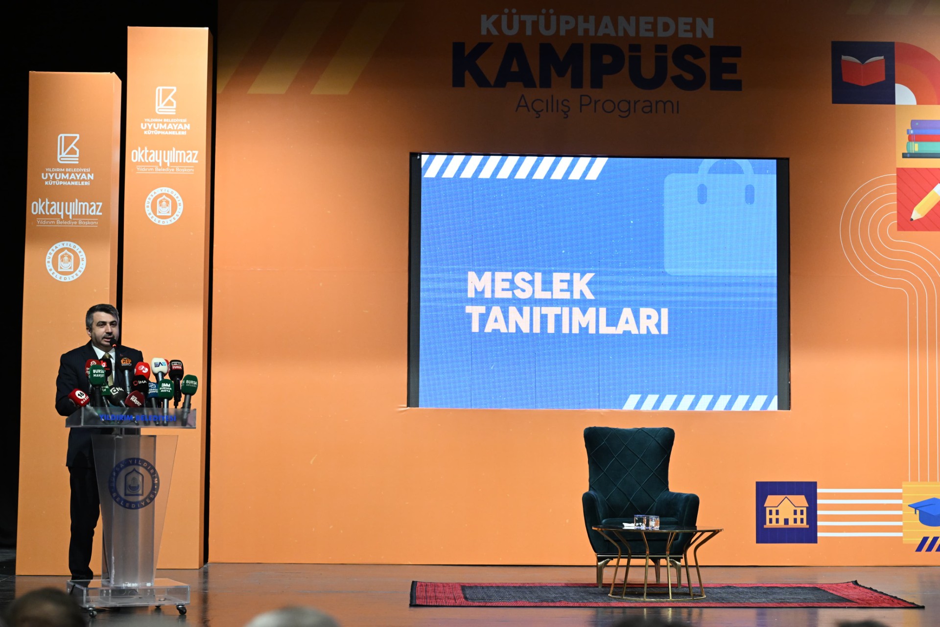 Yıldırım Belediyesi’nden Gençlere kütüphaneden kampüse destek