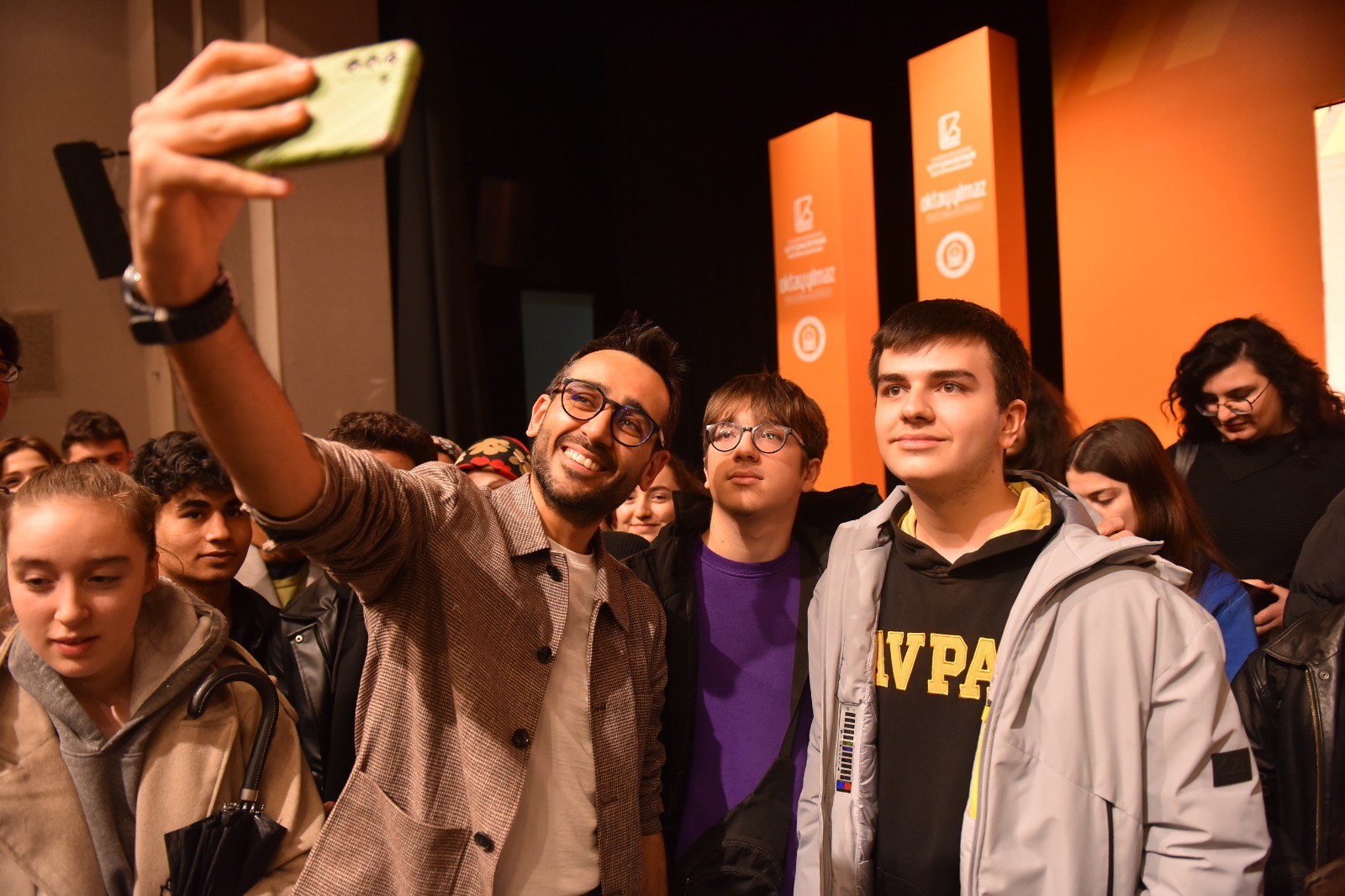 Yıldırım Belediyesi’nden Gençlere kütüphaneden kampüse destek