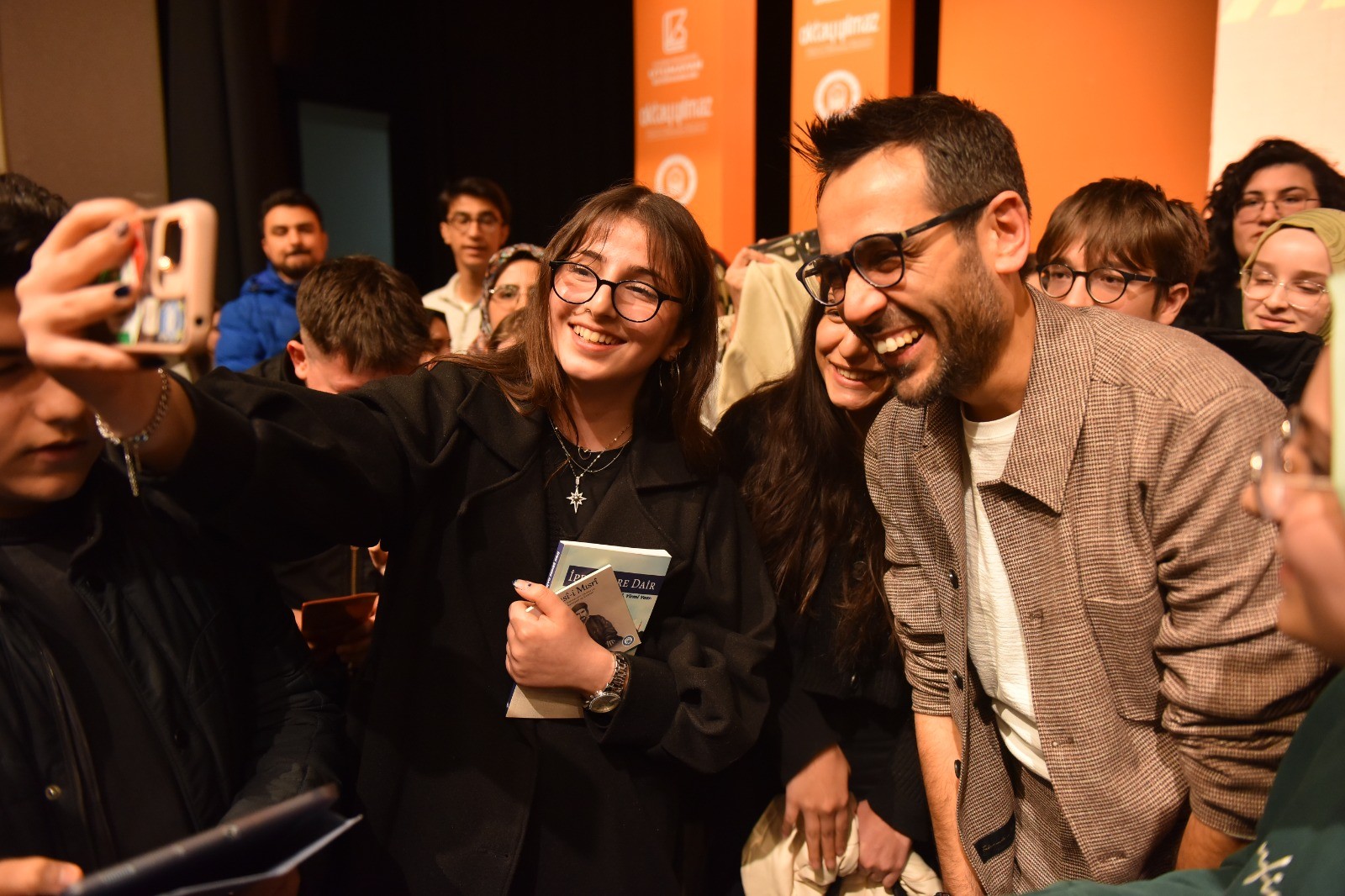 Yıldırım Belediyesi’nden Gençlere kütüphaneden kampüse destek