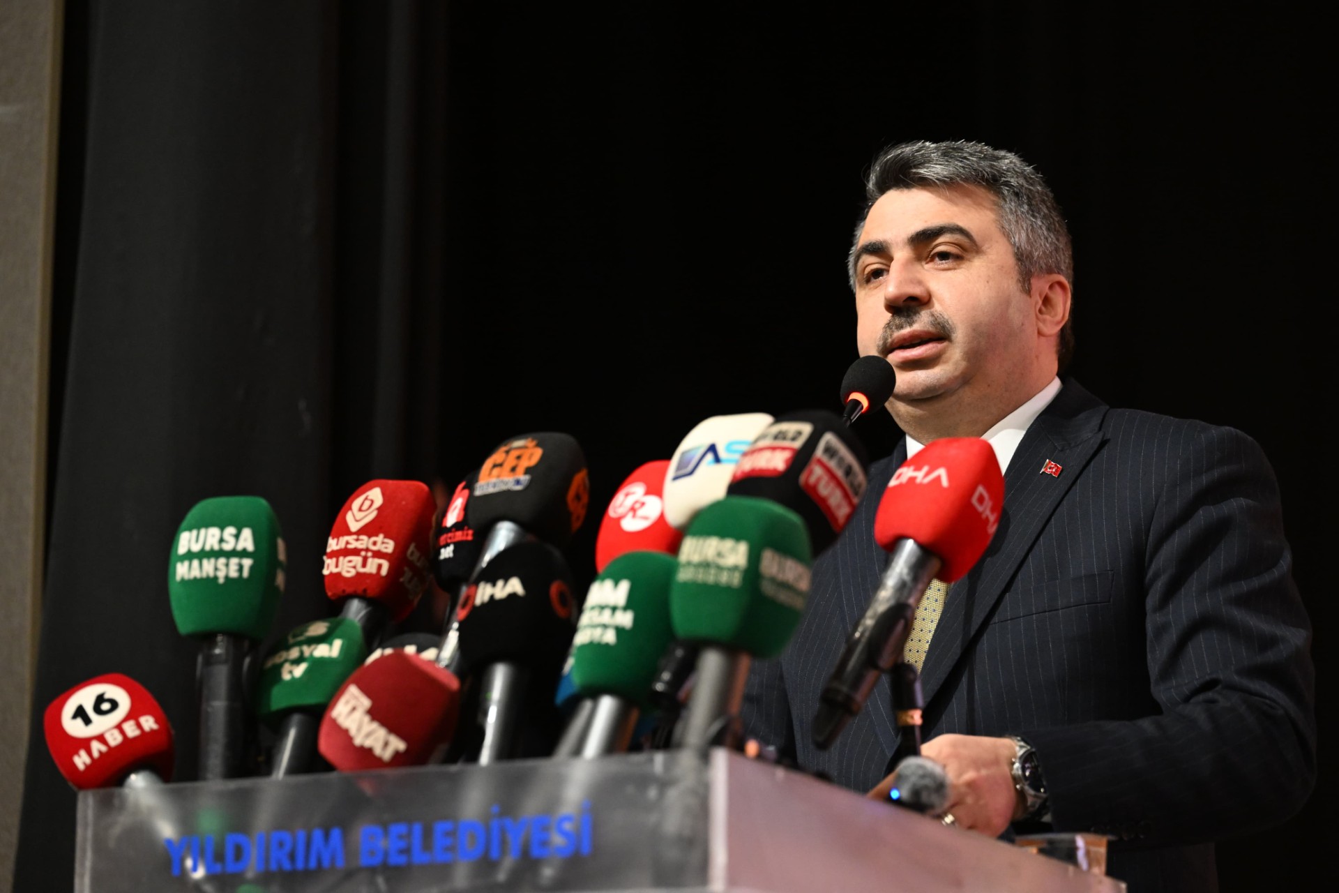 Yıldırım Belediyesi’nden Gençlere kütüphaneden kampüse destek