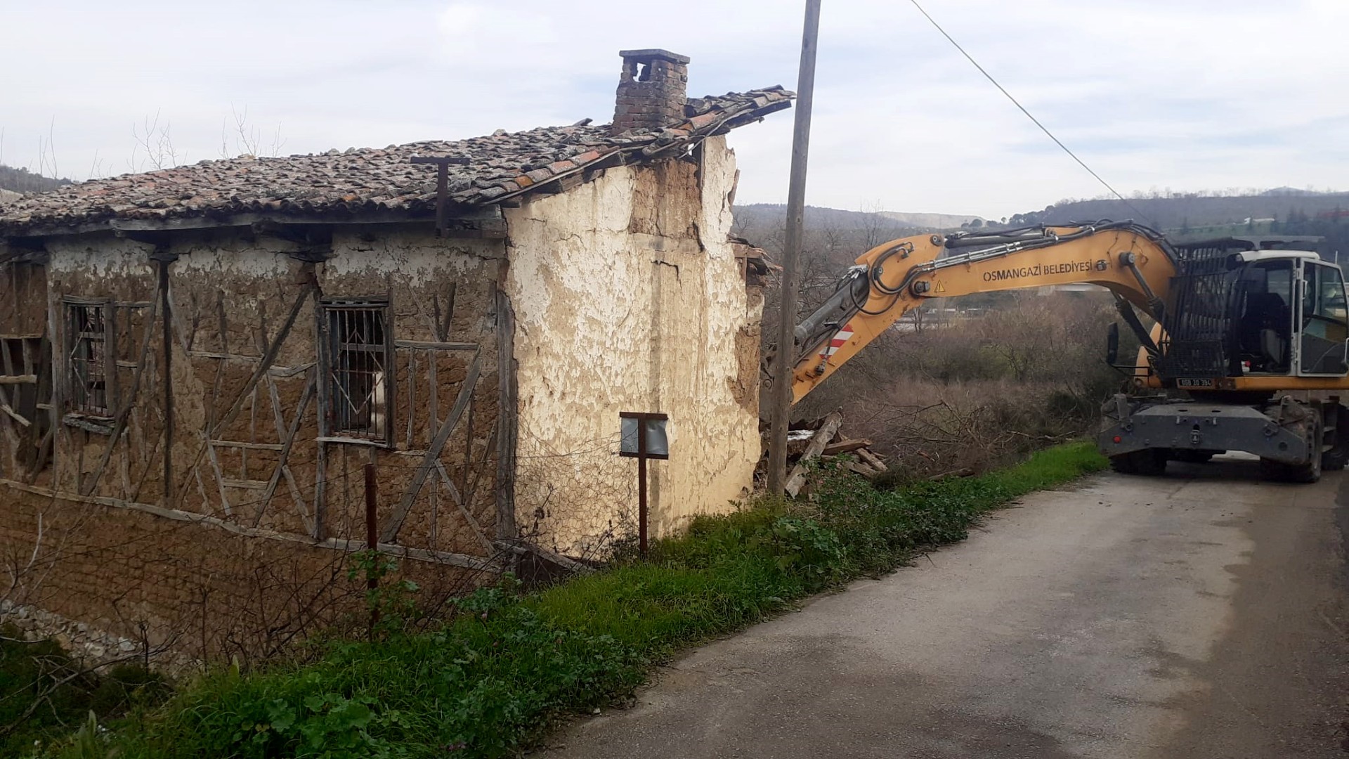 Osmangazi’de Metruk binalar yıkılıyor: Güvenlik için büyük adım